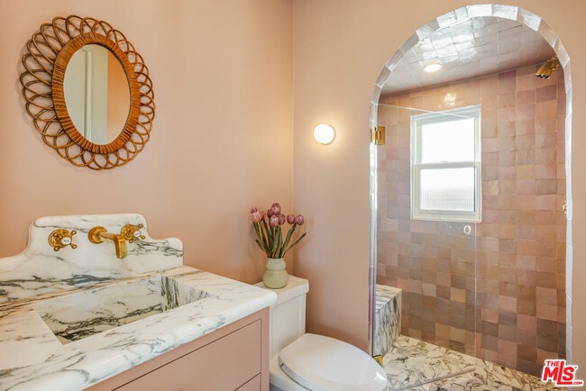 Building Photo - 5201 Vía Donte