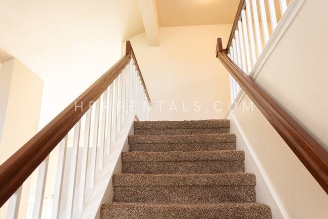 Building Photo - Charming 3-Bedroom Retreat with Cozy Fireplace in Tracy – Spacious Home with 2.5 Baths!