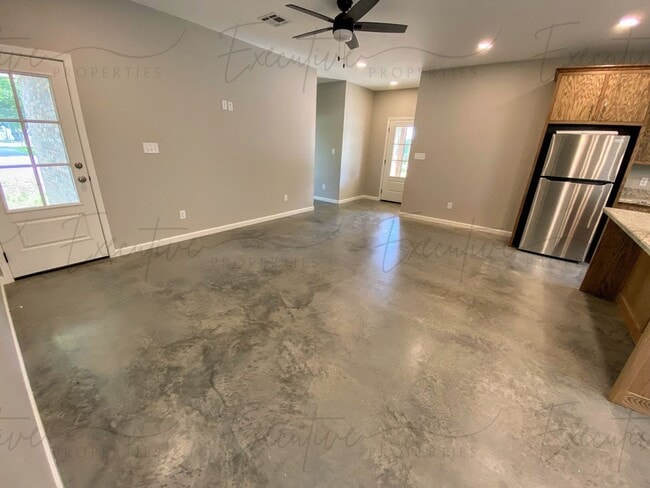 Building Photo - South LC - 3BR/2BA with Carport & Custom Features