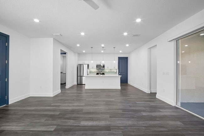 Building Photo - Luxury New construction 3 bedroom 2 baths located in North Port