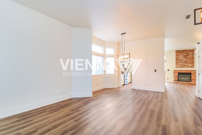 Building Photo - 1418 Lorimer Way