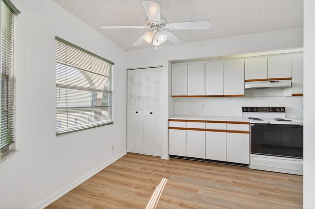 Building Photo - 1501 Cayman Way