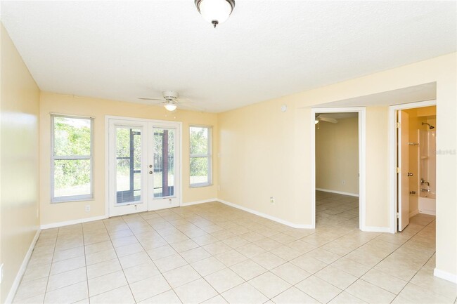 Building Photo - 296 Flower Ln