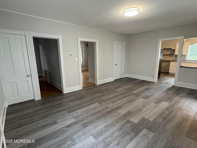 Building Photo - 479 Line Rd