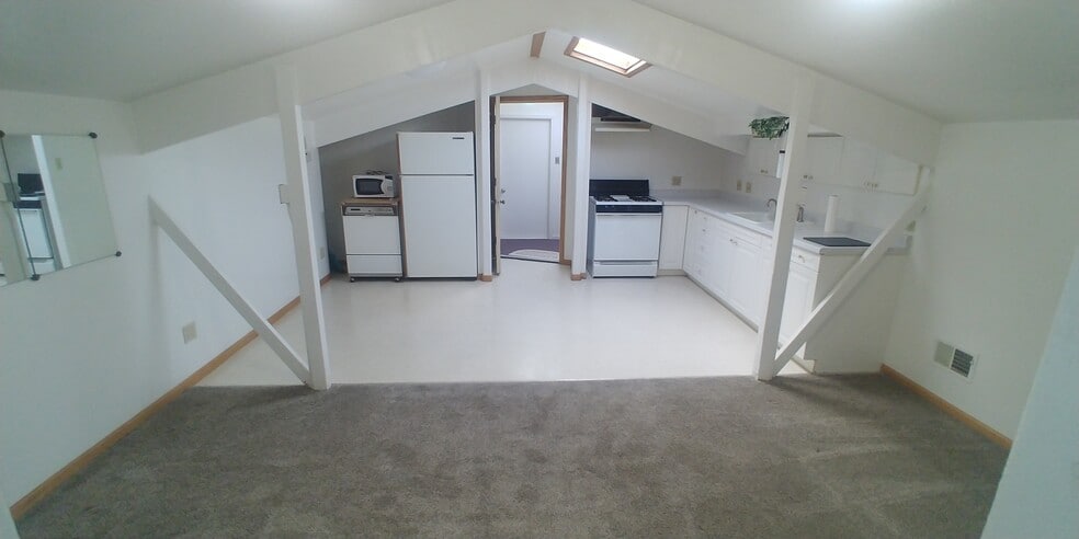 Building Photo - 7918 E 500N Rd