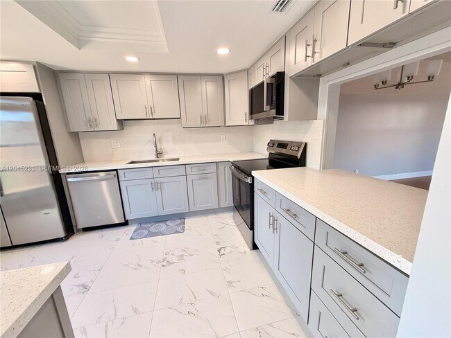 Building Photo - 7361 SW 26th Ct
