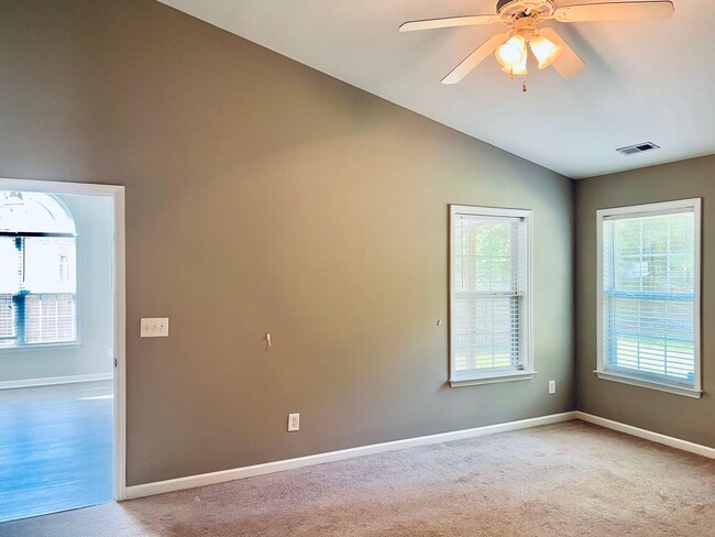 Building Photo - Spacious 3 BR House w/ Fenced Backyard and...