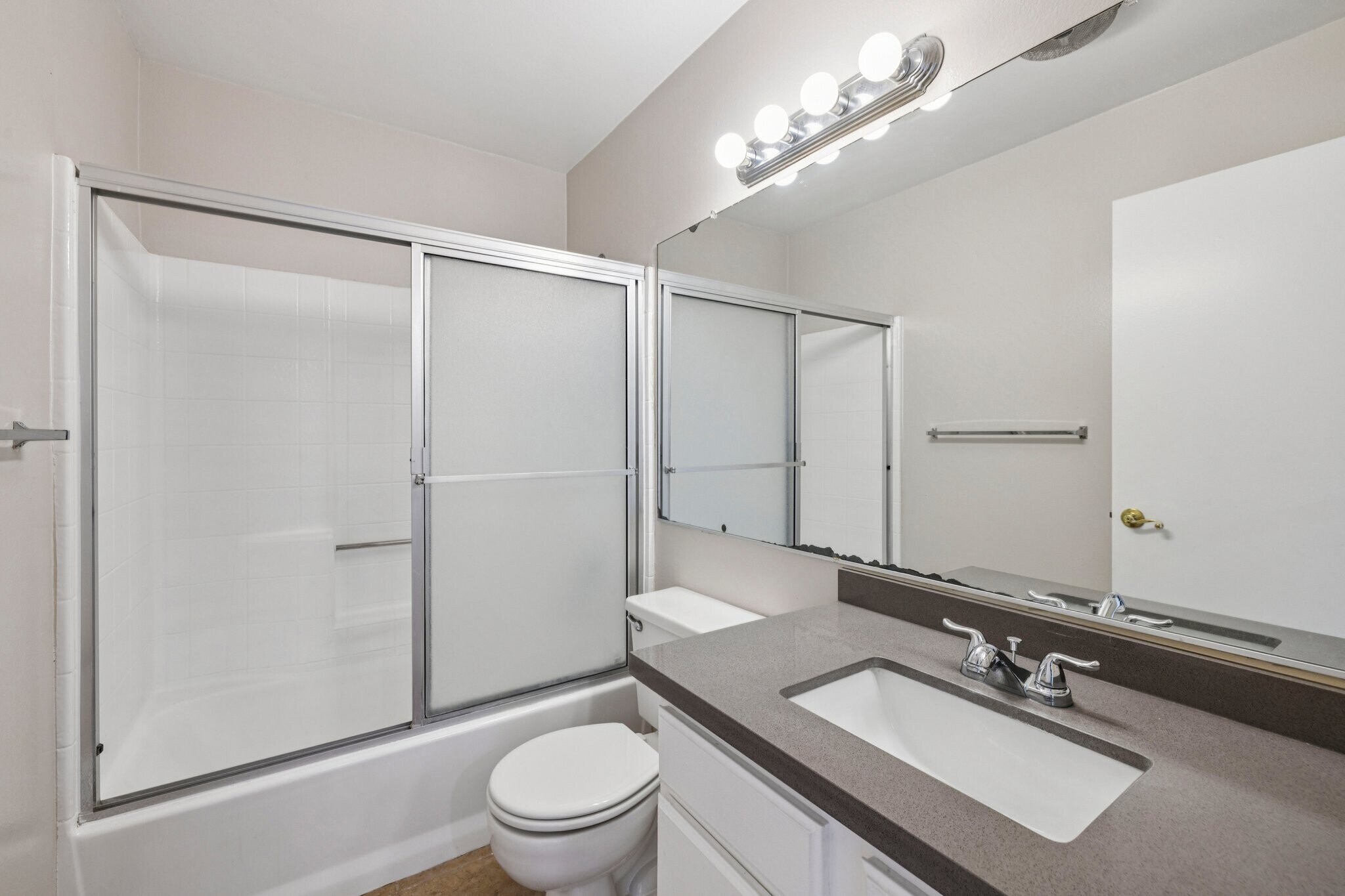 Building Photo - 626 E Verdugo Ave