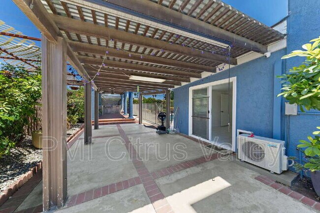 Building Photo - 15354 Black Shadow Dr