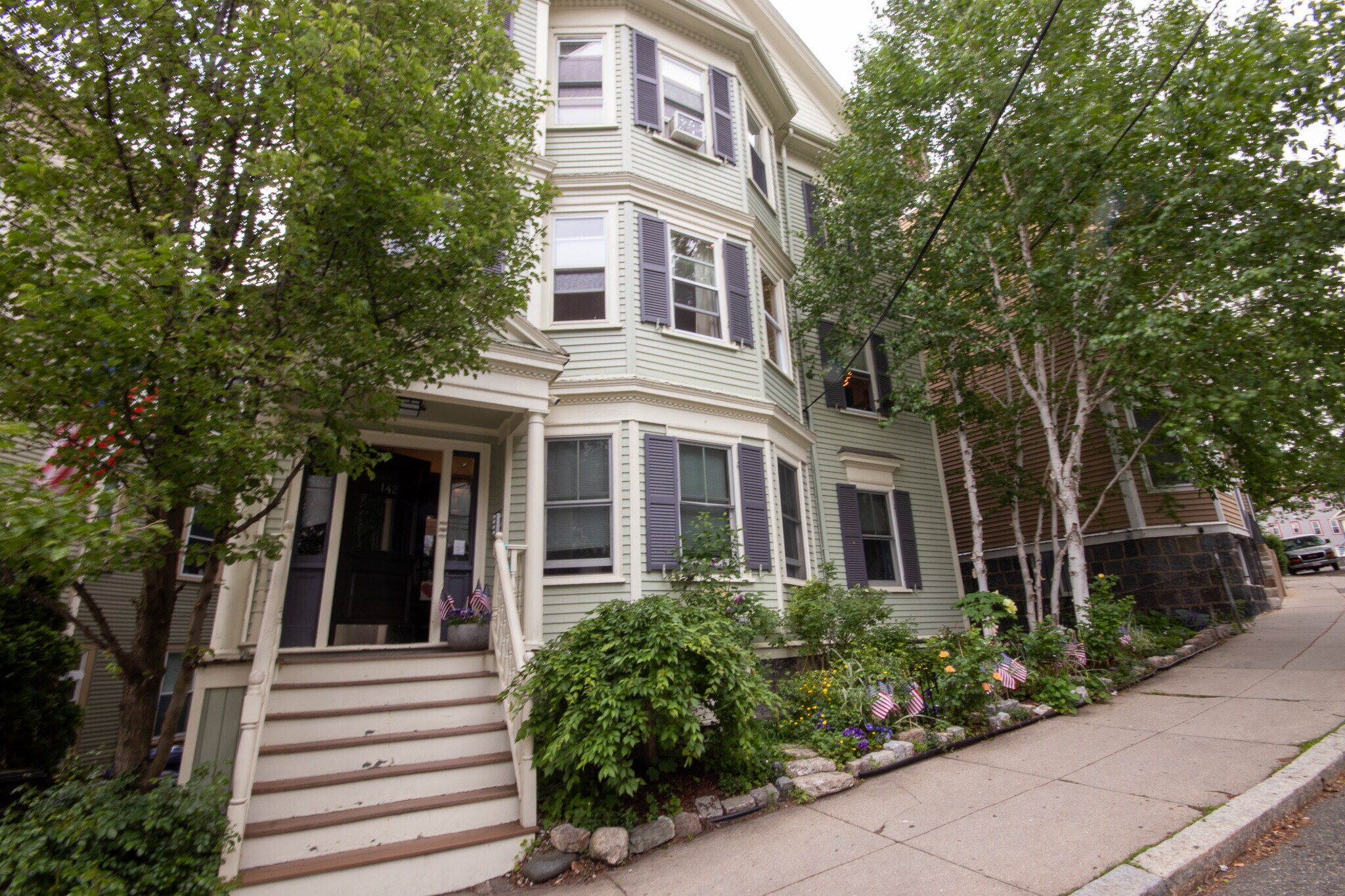 Building Photo - 142 Calumet St