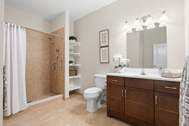 Building Photo - Danvers Updated 3 Bed 2 Bath | Top Floor Condo | Avail Now