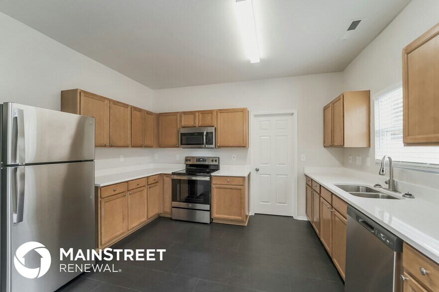 Building Photo - 1054 Black Oak Dr