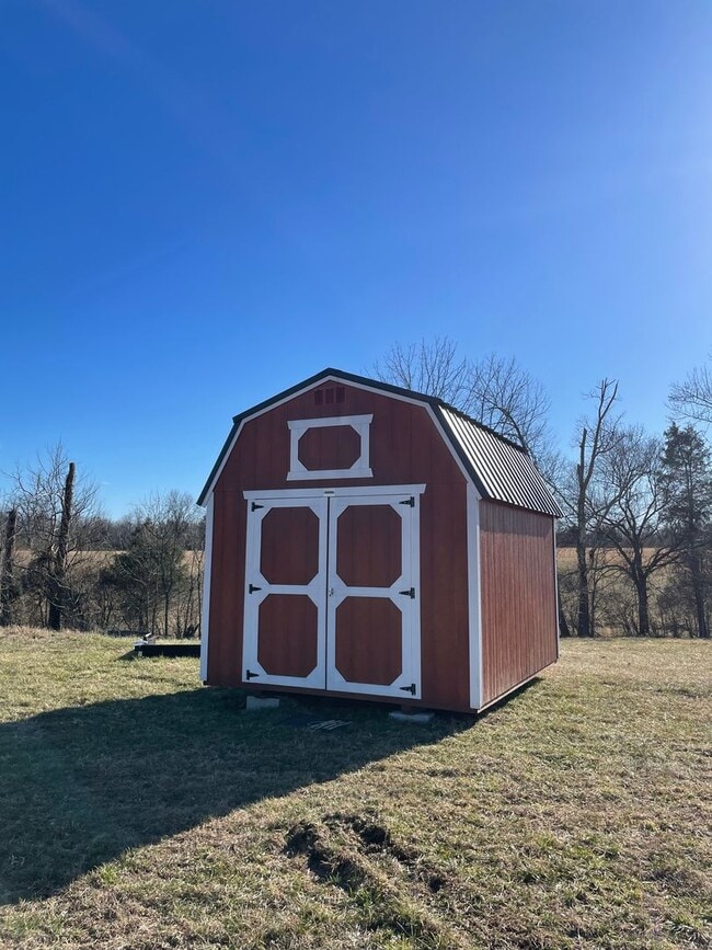 Building Photo - Peaceful Country Living on 1.4 Acres Beautifully Remodeled 3 Bed / 2 Bath Home on Ficklin Road