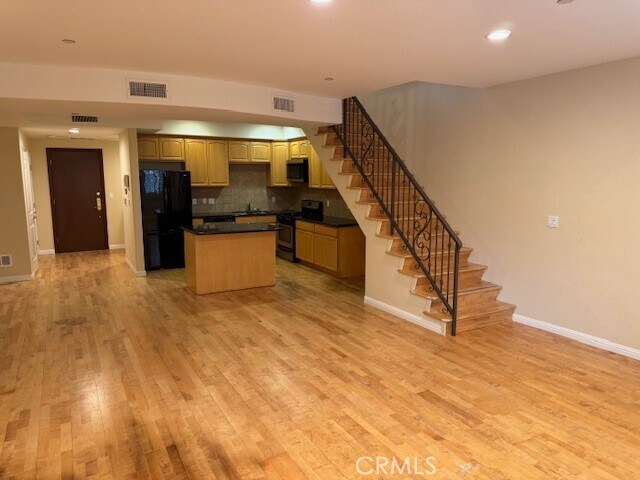 Building Photo - 11501 Hatteras St