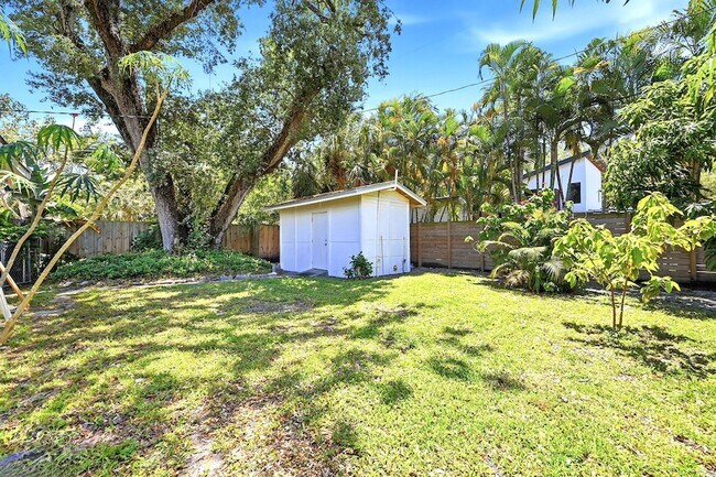 Building Photo - 1516 SW 24th St