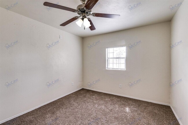 Building Photo - 9912 Hustead St