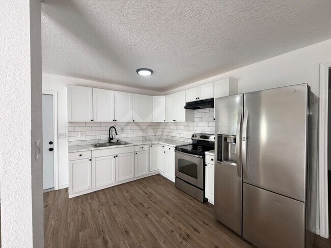 Building Photo - 4322 Las Cruces St