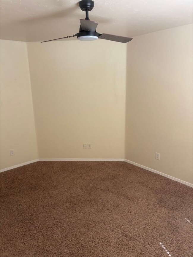 Building Photo - Beautiful Home Available Now!!