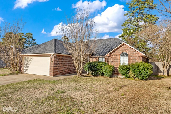 Building Photo - 3 Bedroom 2 bath Brick Home!