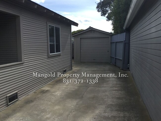 Building Photo - Beautifully Recently Remodeled 2-Bed, 1-Ba...