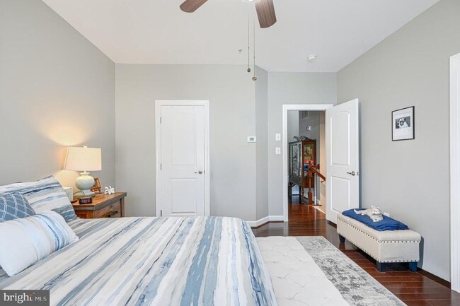 Building Photo - 432 Grand St