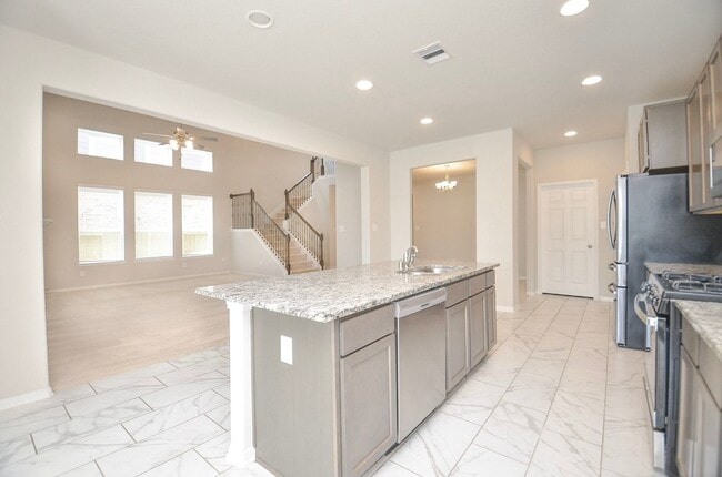 Building Photo - 5443 Grand View Dr