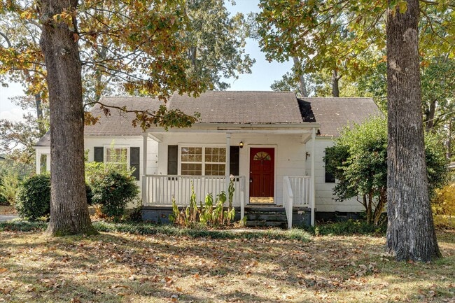 Building Photo - 4910 Golfview Dr