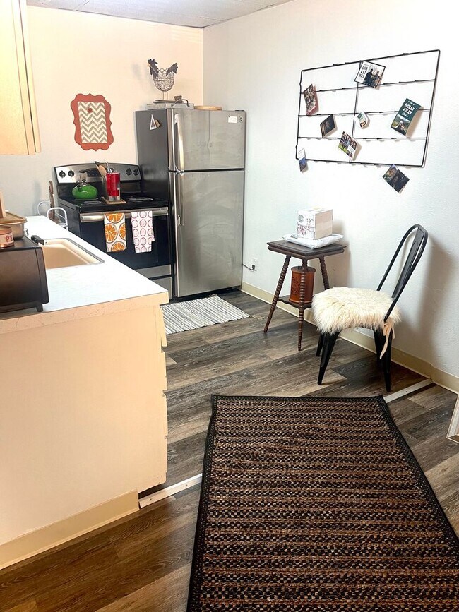 Building Photo - Studio Apartment in the Heart of Downtown Golden