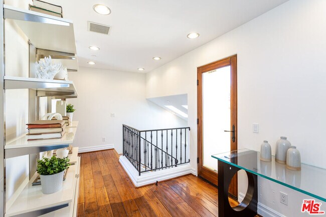Building Photo - 849 14th St