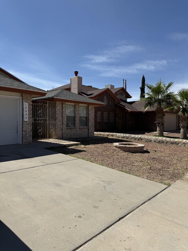 Primary Photo - "Charming 3-Bed, 2-Bath Oasis in El Paso -...
