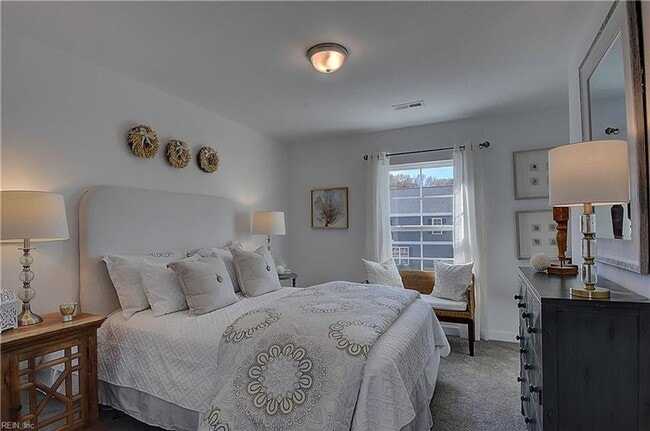 Building Photo - Three Bedroom Available