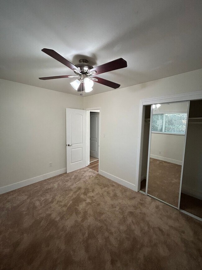 Building Photo - 2 Bedroom 1 Bathroom West La Mesa Apartment