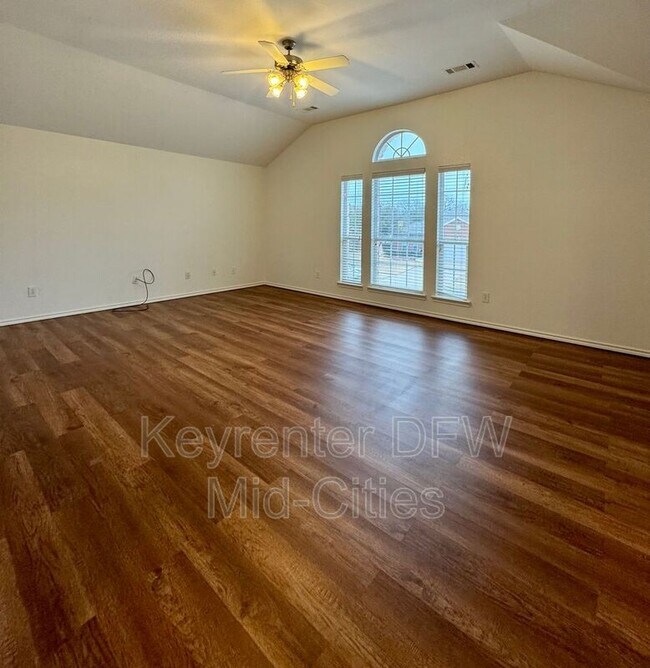 Building Photo - 3119 Juneau Dr