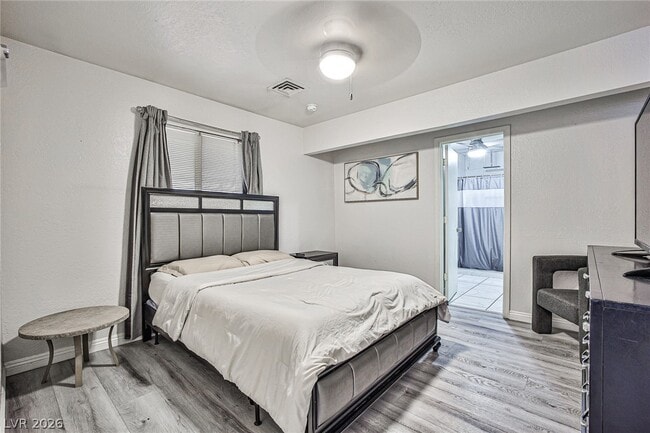 Building Photo - 1505 Hialeah Dr