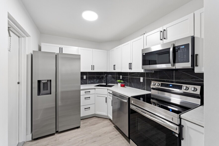 Building Photo - 3105 Oakland Shores Dr