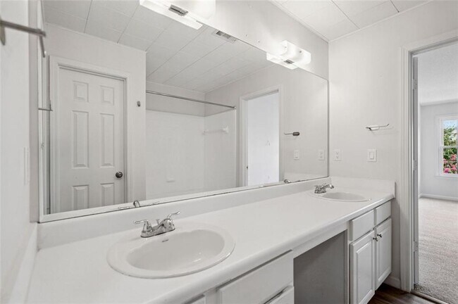 Building Photo - 1636 Heyford Cir NW