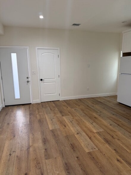 Building Photo - 5875 Towne Ave