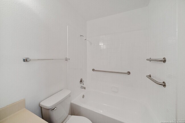 Building Photo - 12811 Hunting Bear