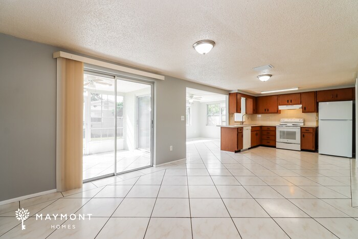 Building Photo - 3724 Redwood Dr