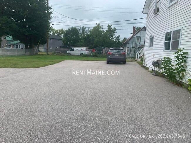 Building Photo - 35 Bosworth St