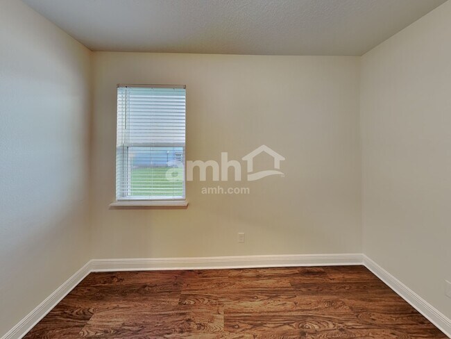 Building Photo - 1324 Celery Ave