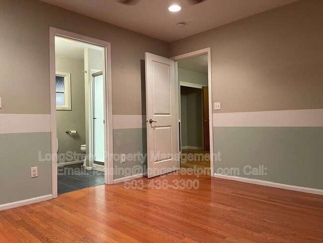 Building Photo - 1630 SW 15th Ave