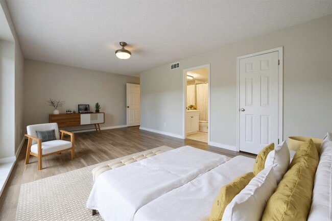 Building Photo - 12633 Memorial Dr