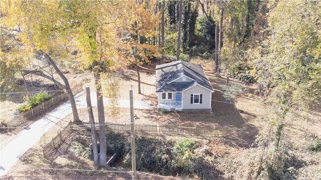 Building Photo - 183 Burbank Dr SW