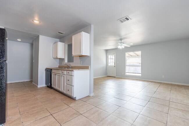 Building Photo - 13719 Earlywood St