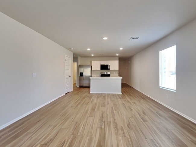 Building Photo - 501 St Charles Pl