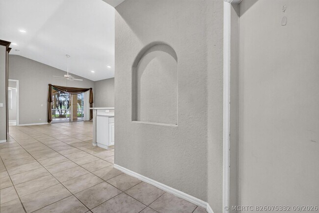 Building Photo - 2426 Sandy Cay