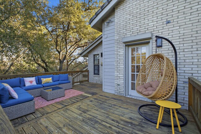 Building Photo - 2915 Quail Oak St