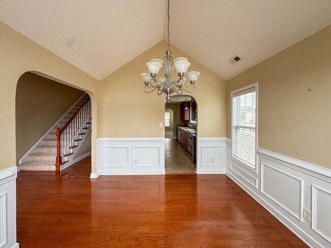 Building Photo - Gorgeous 3 Bed 2.5 Bath Home on Corner Lot