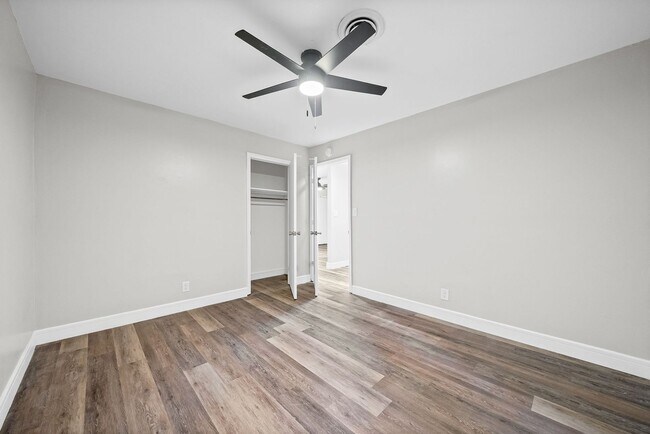 Building Photo - 135 Tandy Dr